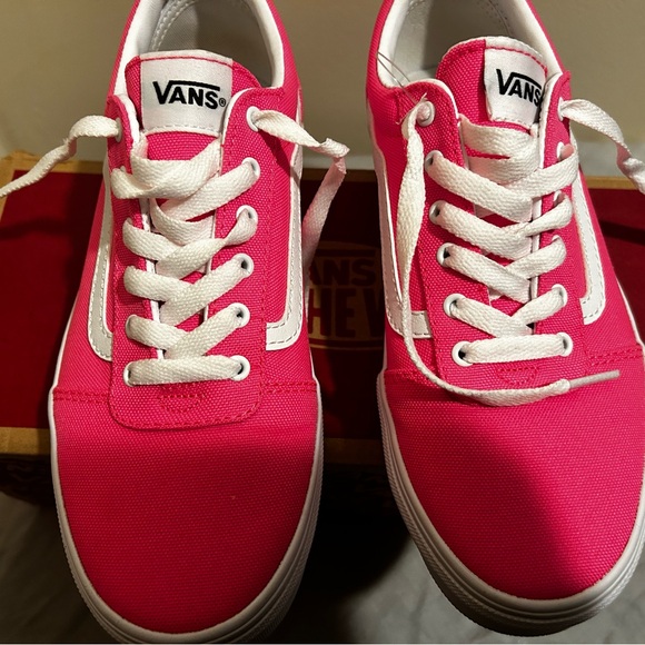 Grade School Vans Ward. Neon pink/white - Picture 6 of 11